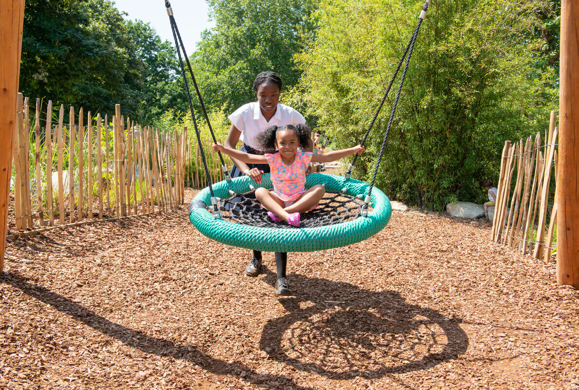 Playground water play online